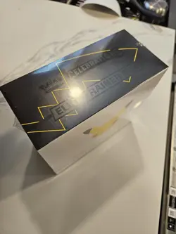 Pokemon TCG: 25th Anniversary Celebrations Elite Trainer Box (2021) - Image 5