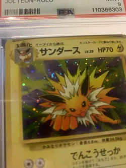PSA 9 Pokemon Card 1997 Jungle Set Holo Jolteon JAPANESE #135 Mint *SWIRL* - Image 3