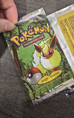 2x Pokemon Jungle Unlimited EMPTY Booster Pack Art Display Flareon Vintage Rare - Image 4