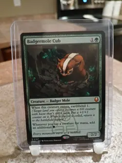 Magic The Gathering Badgermole Cub Avatar: The Last Airbender Mythic (LP/NM) - Image 1