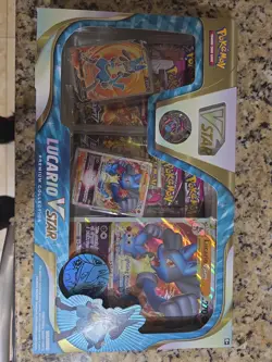 Pokemon TCG Lucario VSTAR Premium Collection (290-85124) 820650851247 - Image 1