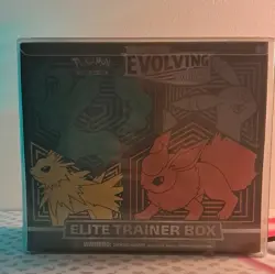 Evolving Skies ETB Elite Trainer Box Pokemon TCG Sword & Shield English 2021 - Image 1