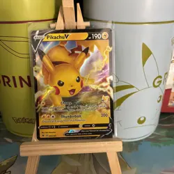 Pokemon Card Pikachu V 043/185 Vivid Voltage Half Art NM - Image 1