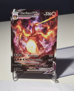 The Pokemon Company Charizard VMAX SWSH261 Holo Promo 2022 English 330 HP - Image 2