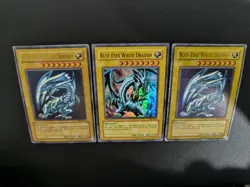 3x Blue-Eyes White Dragon SDK-E001/SKE-001 Ultra Rare Yugioh Bundle Playset - Image 2