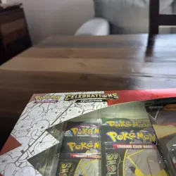 Pokemon Celebrations Lance's Charizard V box Evolving Skies Fusion - Image 3