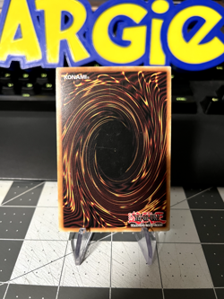 Red Gadget LCYW-EN040 Ultra Rare - L.C. 3: Yugi's World YUGIOH Card - LP - Image 2