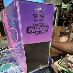 Pokemon TCG Sword & Shield Fusion Strike Elite Trainer Box Mew EN 2021 - Image 2
