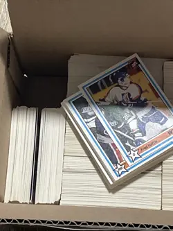 1981-82 O-Pee-Chee WHL 800-1000 Card Lot Bulk Unsorted￼ - Image 2
