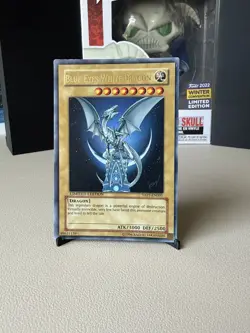 Blue-Eyes White Dragon YAP1-EN001 Anniversary Pack Limited Edition LP+ - Image 1