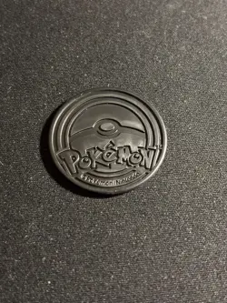 Charizard VMAX Cracked Ice Holo Gold & Black Pokemon TCG Coin - Image 2