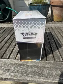 Pokemon TCG - Prismatic Evolutions ETB (Elite Trainer Box) - Image 4