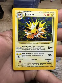 Pokemon TCG Jolteon Jungle 4/64 Holo *No Symbol Error *Light play - Image 2