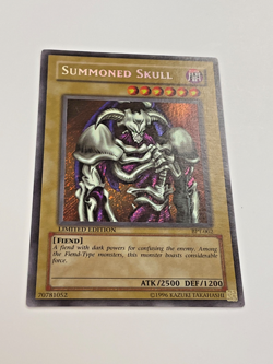 SUMMONED SKULL YuGiOh BPT-002 HG LIMITED EDITION HOLO 2002 TCG RARE - Image 1