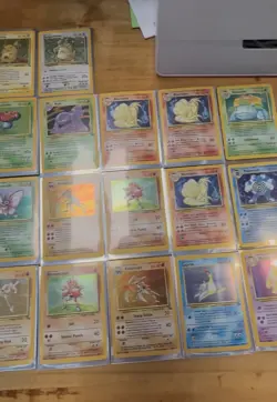 Wizards of the Coast/Konami Pokemon Base Set & Yu-Gi-Oh Lot 1st Ed Holo EN - Image 3