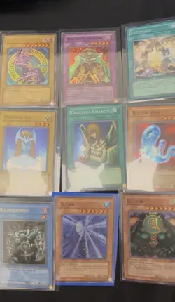 Wizards of the Coast/Konami Pokemon Base Set & Yu-Gi-Oh Lot 1st Ed Holo EN - Image 4