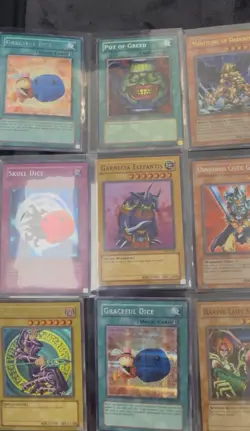 Wizards of the Coast/Konami Pokemon Base Set & Yu-Gi-Oh Lot 1st Ed Holo EN - Image 5