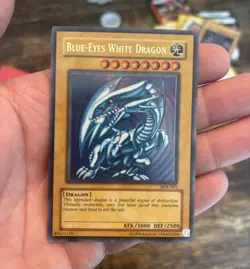 Konami Blue-Eyes White Dragon SDK-001 Starter Deck: Kaiba Ultra Rare Unlimited - Image 1