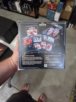 Disney Lorcana Rise of the Floodborn Illumineer's Trove Box NEW SEALED - Image 4
