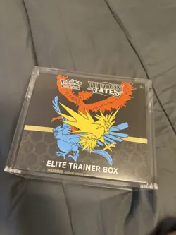 ✨ Hidden Fates ETB [Blemish] Pokemon Elite Trainer Box Sealed Pokemon TCG Card - Image 1
