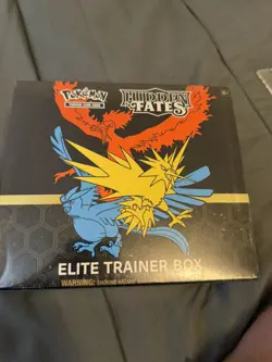 ✨ Hidden Fates ETB [Blemish] Pokemon Elite Trainer Box Sealed Pokemon TCG Card - Image 2