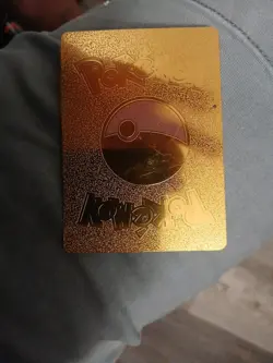 Pokemon TCG Vivid Voltage Pikachu v 170/185 Gold - Image 3