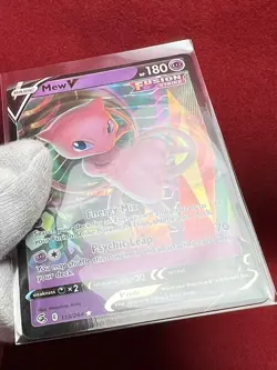 2021 Pokemon Card **Mew V** Fusion Strike Set 113/264 - Ultra Rare V Full Art - Image 3