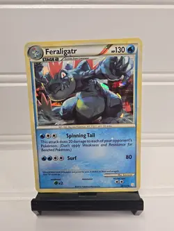 2010 Error Feraligatr HGSS #20 Cracked Holographic Pokemon Card White dot error. - Image 3