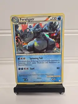 2010 Error Feraligatr HGSS #20 Cracked Holographic Pokemon Card White dot error. - Image 4