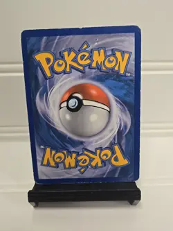 2010 Error Feraligatr HGSS #20 Cracked Holographic Pokemon Card White dot error. - Image 5