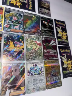 LOT Of 17 POKEMON CARDS AND 5 Unopened Halloween Packs - Image 4