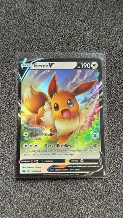 Eevee V SWSH065 Holo Sword & Shield Black Star Promo Pokemon NM - Image 1