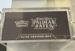 Pokemon TCG Paldean Fates ETB BRAND NEW SEALED + Magnetic acrylic case - Image 2