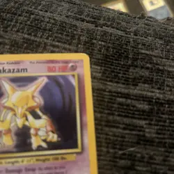 Pokemon TCG WOTC Alakazam 1/102 Holo 1999-2000 UK 4th Print Base Set NM/LP - Image 3