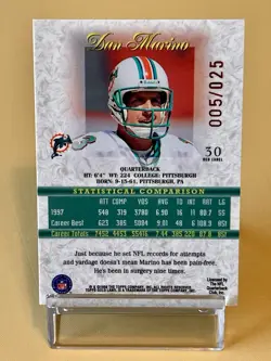1998 TOPPS - GOLD LABEL - DAN MARINO # 30 RED LABEL - CARD # 005/025 - Image 2