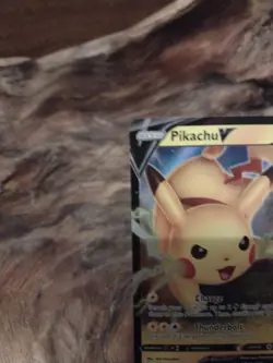 Pikachu V Ultra Rare - 043/185 Vivid Voltage - Pokemon TCG - Mint/NM - Image 3