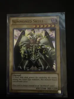 YUGIOH SUMMONED SKULL DPYG-EN002 SUPER UNLIMITED ED NM ALT ART - Image 1