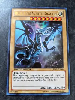 Yu-Gi-Oh Blue-Eyes White Dragon JUMP-EN068 LIMITED EDITION - Image 1