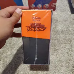 Pokemon TCG: Sword & Shield-Vivid Voltage Elite Trainer Box (133 Cards) - Image 2