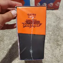 Pokemon TCG: Sword & Shield-Vivid Voltage Elite Trainer Box (133 Cards) - Image 4