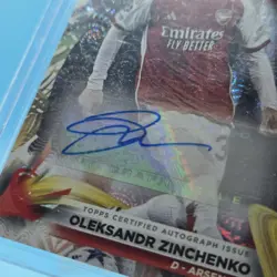 Oleksandr Zinchenko Auto Base Topps Karneval 2023/2024 FC Arsenal - Image 3