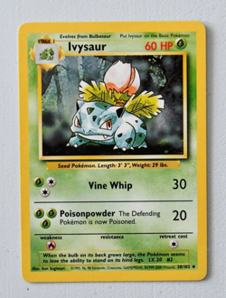 Ivysaur 030/102 Pokemon Base Set Regular, Ungraded, Excellent to Near Mint - Image 1