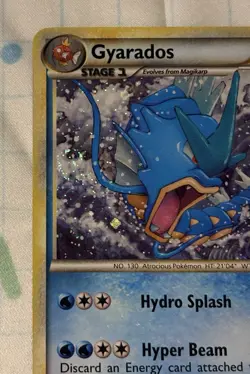 Pokemon TCG Gyarados 30/30 HGSS Trainer Kit: Gyarados & Raichu Holo (TWO SWIRLS) - Image 3