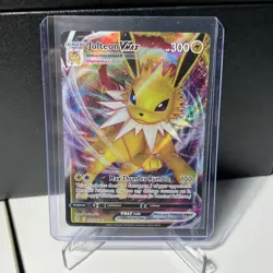 Pokemon TCG Jolteon VMAX Evolving Skies 051/203 Holo Ultra Rare - Image 1