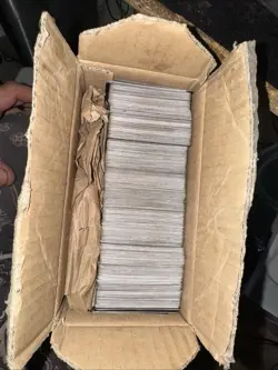 1000 Near Mint MTG Magic the Gathering Card Lot with Unsearched VIntage and Holo - Image 1