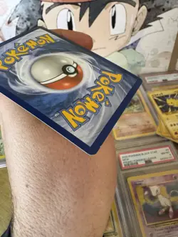 Pikachu 19/68 Reverse Holo Hidden Fates 2019 - Pokemon Card TCG (NM) - Image 4