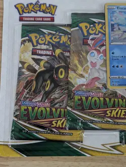 Pokemon TCG Evolving Skies Blister 3 Pack - Eiscue Booster Packs - Image 3