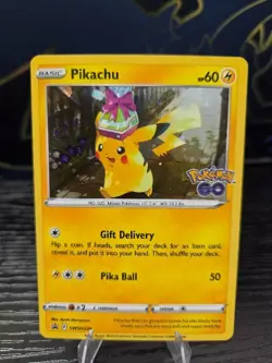 Pikachu SWSH234 Holo Promo Sword & Shield Promo Pokemon Holo LP - Image 1