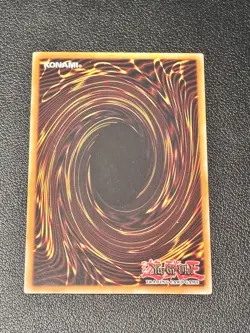 Yu-Gi-Oh TCG Dark Magician Limited Edition Ultra Rare Card CT13-EN003 - Image 2