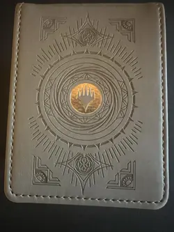 Ultra Pro Magic the Gathering Leather Deck Box Alcove Flip Silver/Grey Theme - Image 1